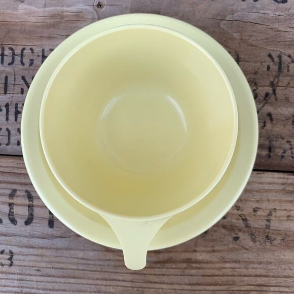 Texas Ware yellow melmac cup and saucer - Picture 5 of 5